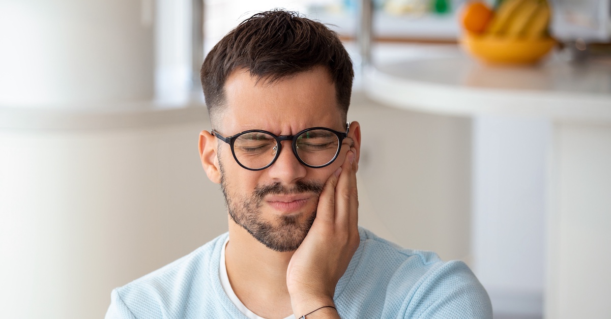 tooth pain when biting down